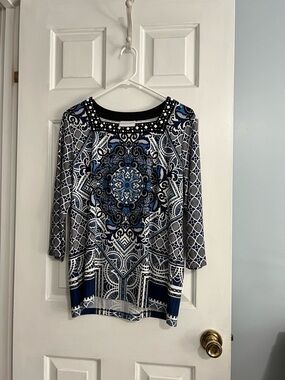 Alfred Dunner Blue and White Long Sleeve Medallion Top